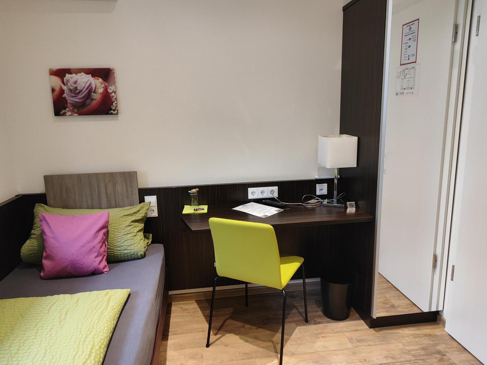 Hotel Gaestehaus Stock Zimmer Sahnehaeuble フリードリヒスハーフェン エクステリア 写真